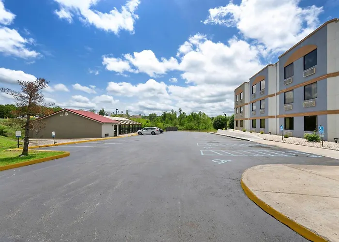 Econo Lodge London North