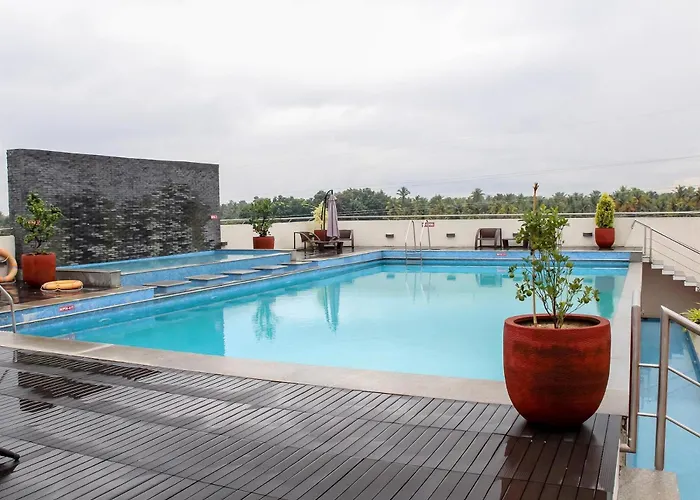 Flora Airport Hotel And Convention Centre Kochi