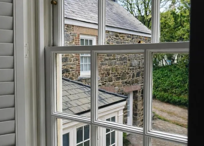 The Dixcart Hotel