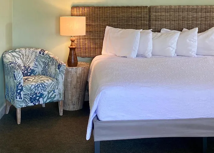 Ragged Edge Resort & Marina Islamorada