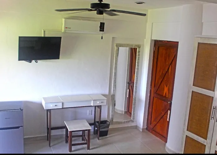 El Fuerte Beach Apartments