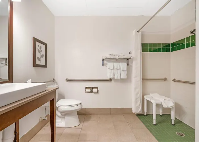 Country Inn & Suites By Radisson, West Bend, Wi