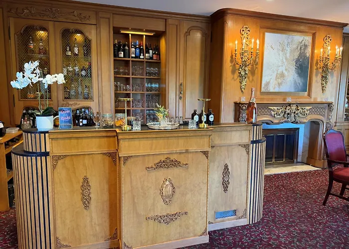 Crown Mansion Boutique Hotel & Villas