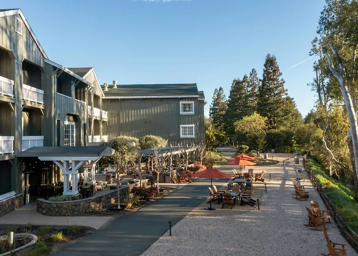 River Terrace Inn