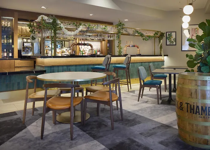 Doubletree By Hilton Dartford Bridge