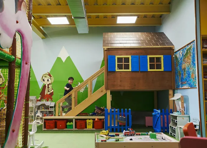 Atrium Hotel - Family Friendly