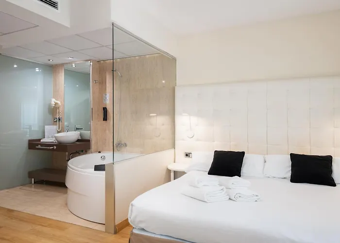 Hotel Longoria Plaza By Pandora Hoteles