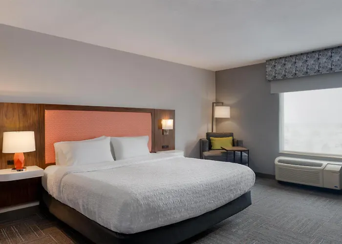 Hampton Inn & Suites West Bend