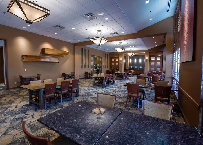 Doubletree By Hilton Bay City - Riverfront