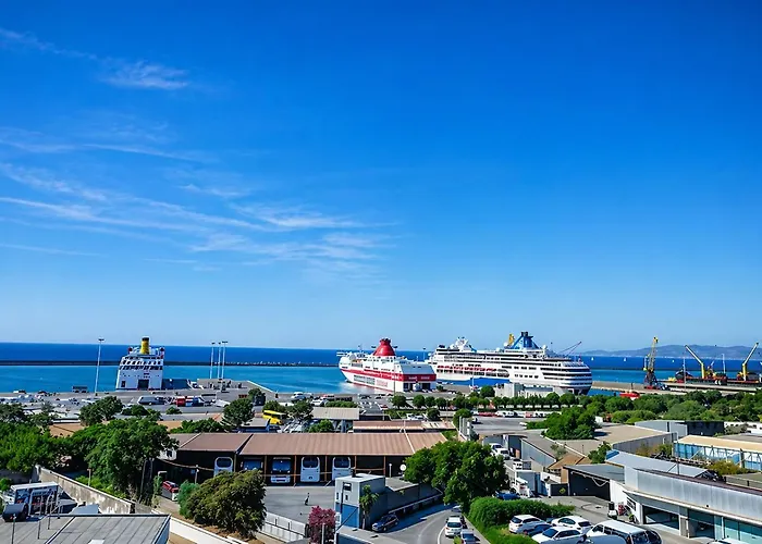 City Life Port Hotel