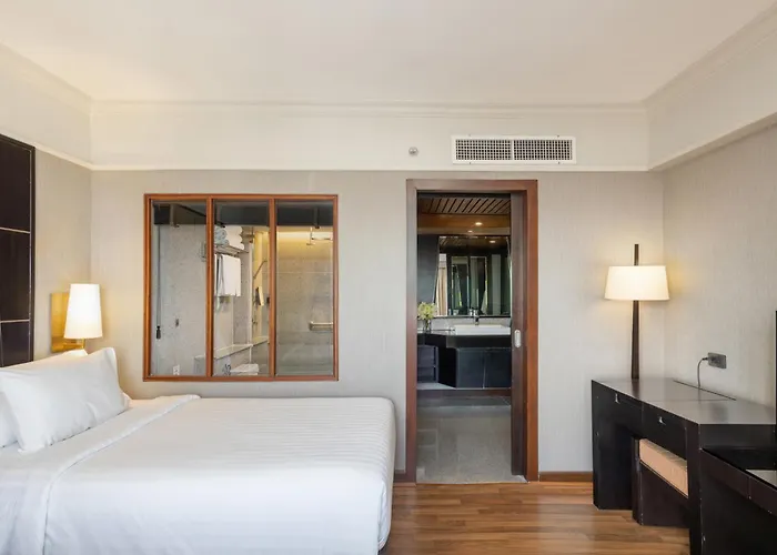 Ramada Plaza By Wyndham Bangkok Menam Riverside