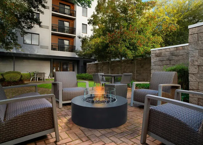 Courtyard By Marriott New Orleans Metairie Hotel