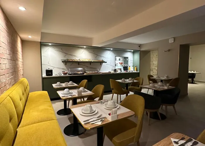 Hotel Le Medieval Palais Des Papes