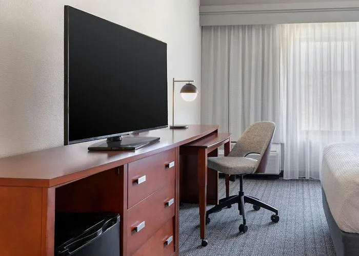 Courtyard By Marriott Boston Norwood/Canton