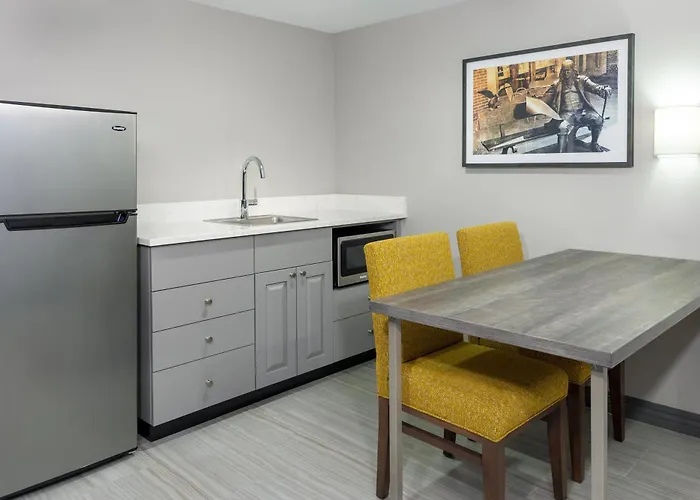 Hampton Inn & Suites Country Club Plaza