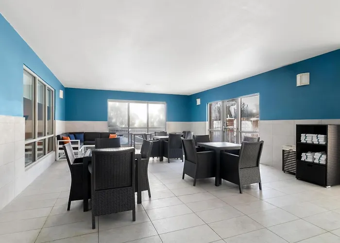 Hampton Inn & Suites New Castle, Pa