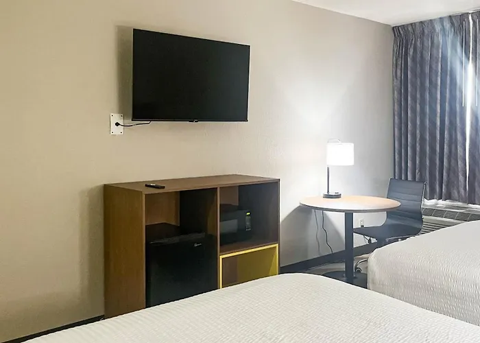 Studio 6 Suites Fremont, Oh