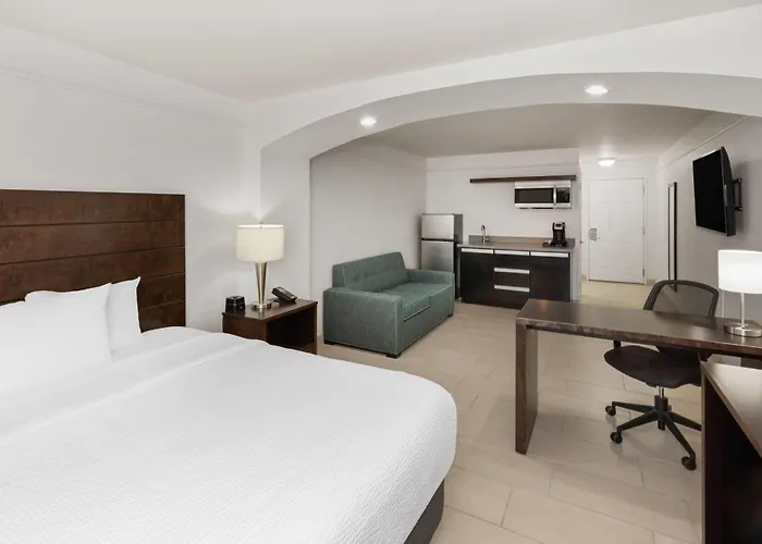 La Quinta By Wyndham Laredo Airport