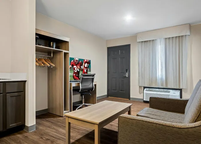 Red Roof Inn & Suites Tomah