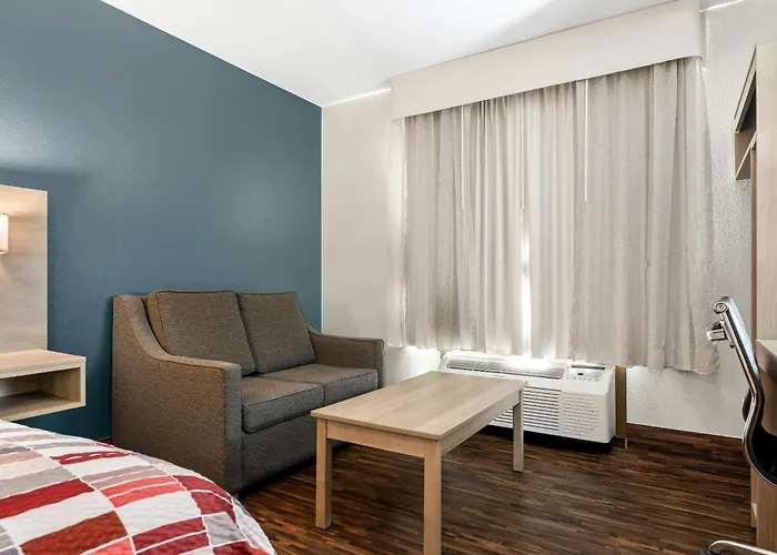 Red Roof Inn & Suites Tomah