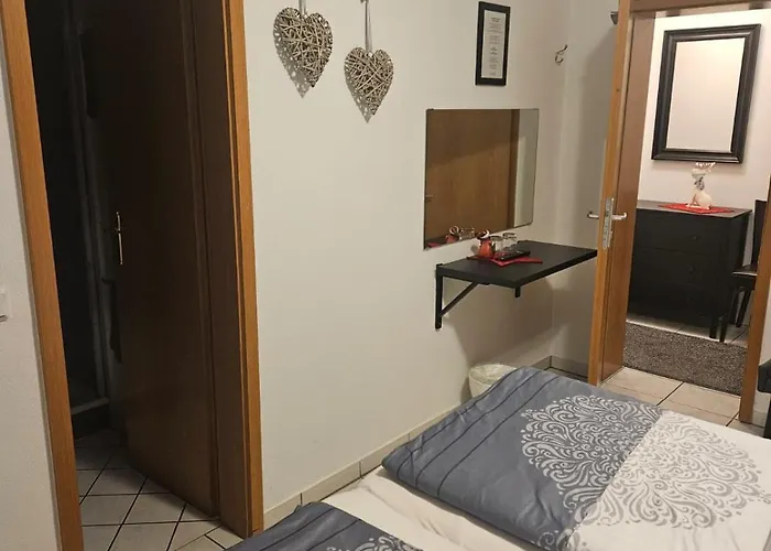 Hotel Alt Cues