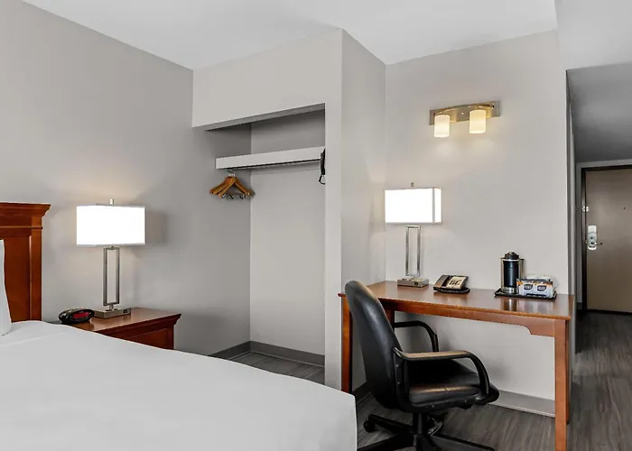 Travelodge Suites By Wyndham Regina - Eastgate Bay