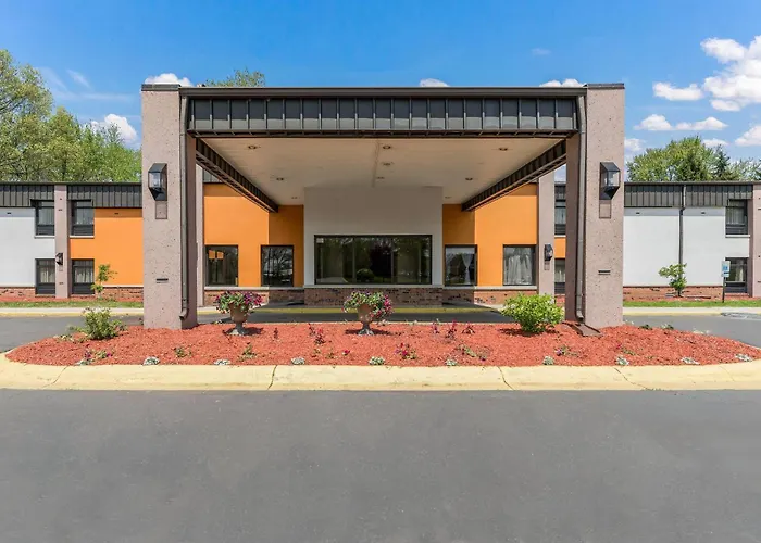 Quality Inn & Suites Portage Central