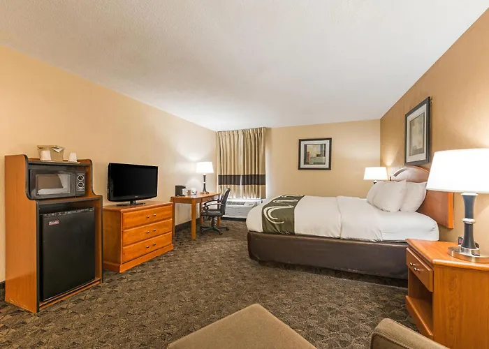 Quality Inn & Suites Portage Central