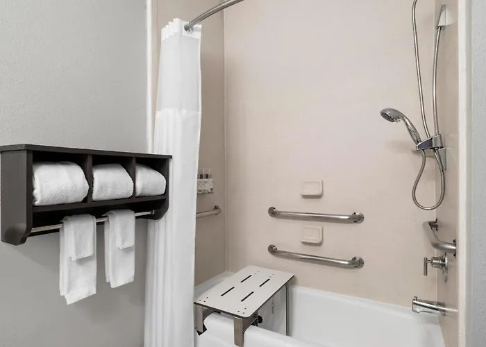 Garner Hotel Liberal North By Ihg