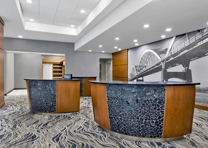 Doubletree By Hilton Davenport