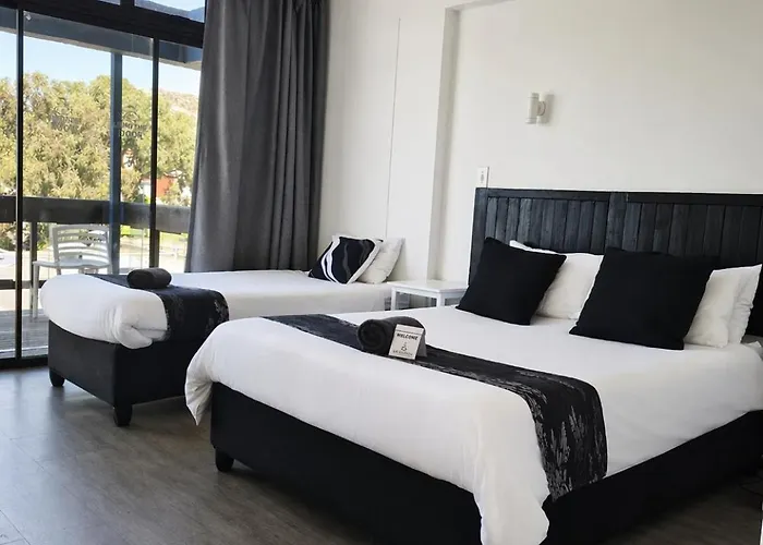 Hoedjiesbaai Hotel