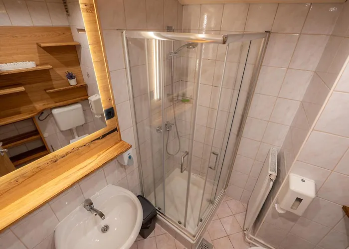 Bed & Breakfast Lakebled House