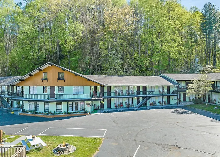 Castlewood Inn Maggie Valley