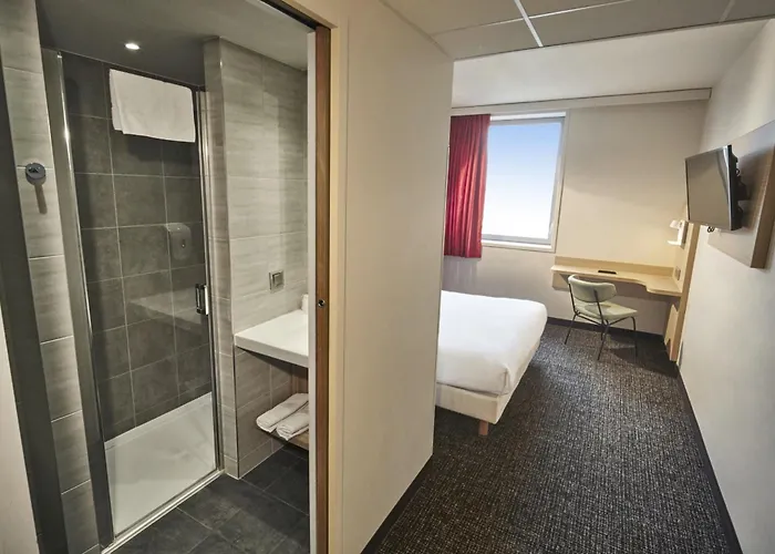 Kyriad Eco - Clermont Ferrand Estaing