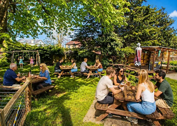 Tree Hotel At Iffley