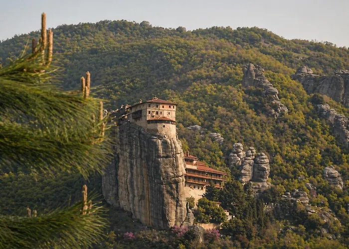 Hotel Doupiani House