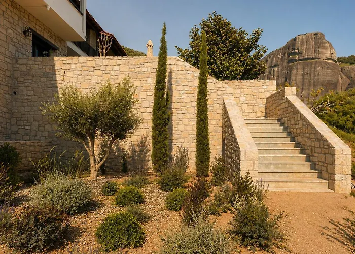 Hotel Doupiani House