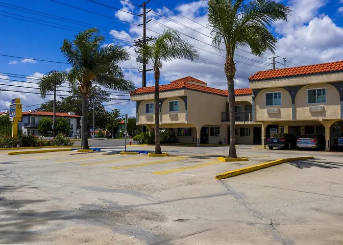 Orange Tustin Inn In Orange