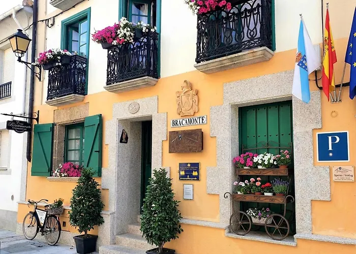 Hotel Casa Bracamonte Mondoñedo
