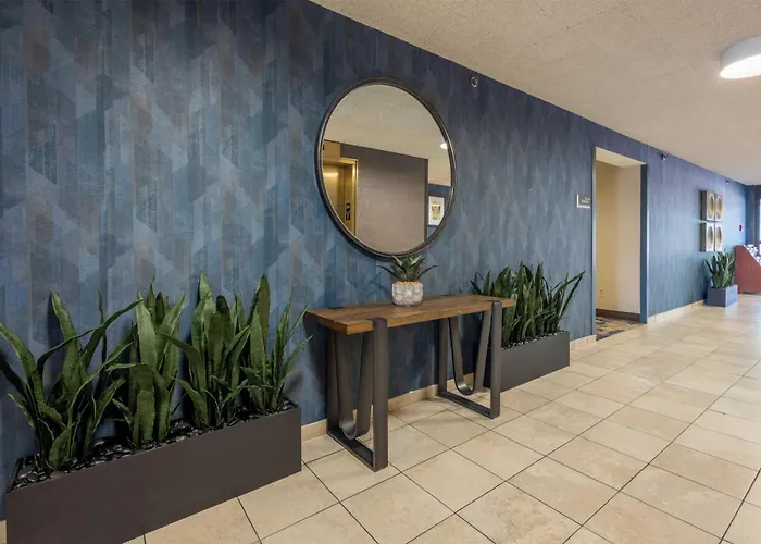 Drury Inn & Suites St. Louis Airport