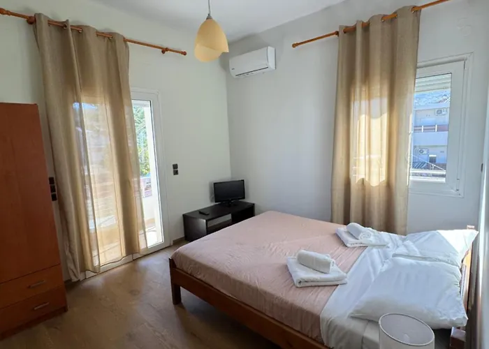 Molos Beach Rooms