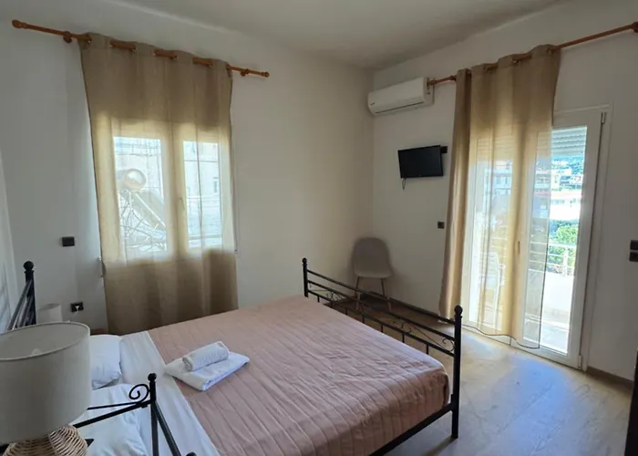Molos Beach Rooms