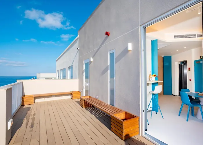 Atlantis Lodge