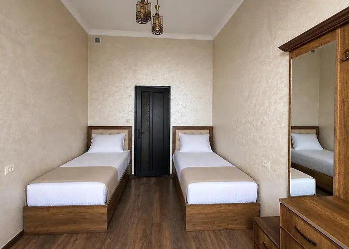 Yolyans Hotel