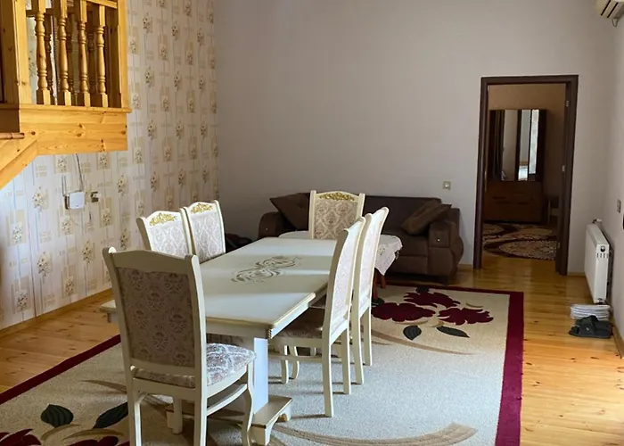 Khazri Qonaq evi / Guest House