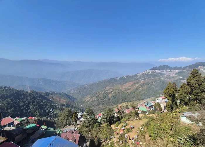 Hotel Sakura Mountain View 5 Mins From Darjeeling Railway Station