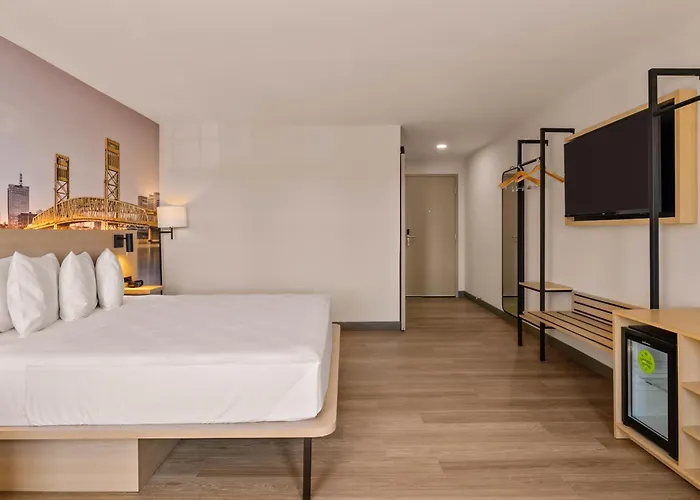 B&B Hotel Jacksonville Airport - Newly Renovated!