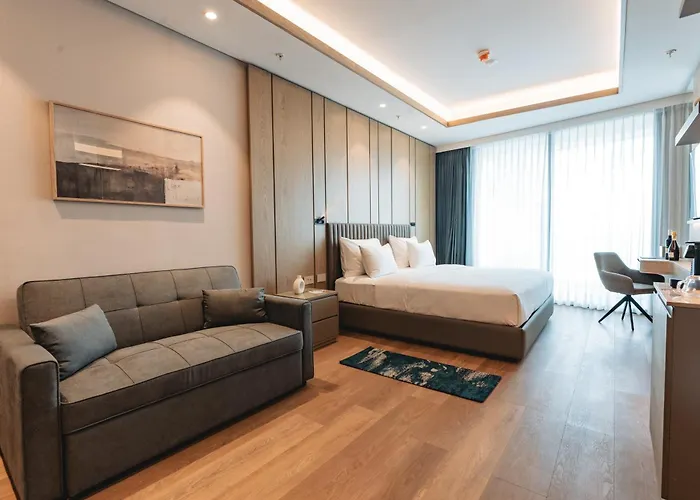 Almera Hotel