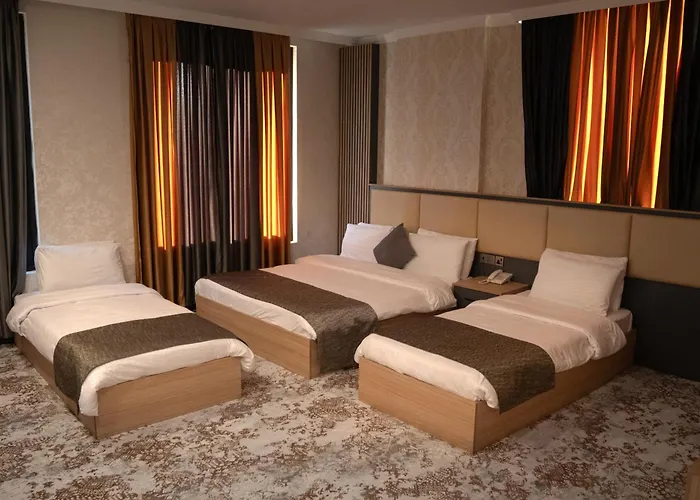 Sarok Hotel