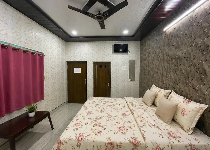 Hotel Shivayy Majestic - Bhu Sundarpur Road 3Km From Kashi Vishwanath Temple